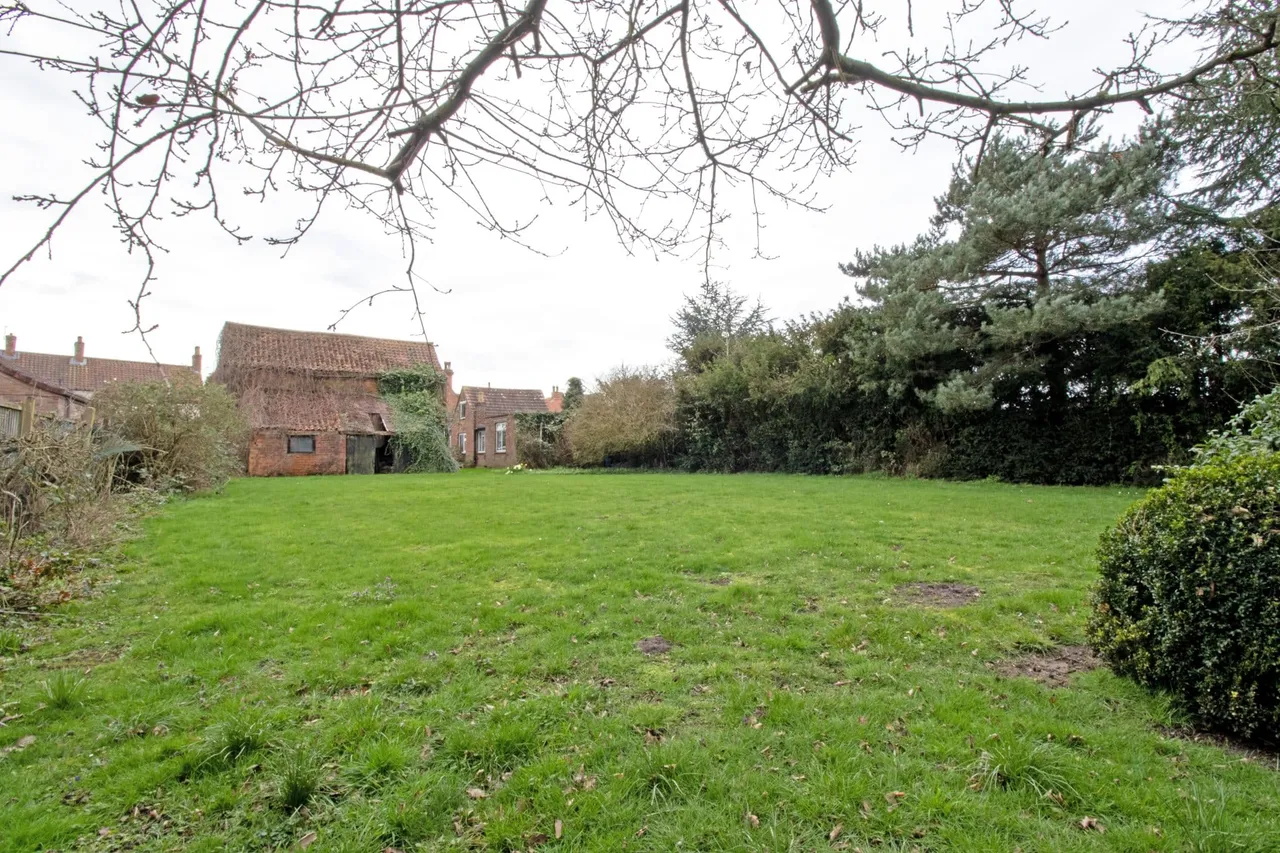 High Street, Scotter, DN21, photo 31