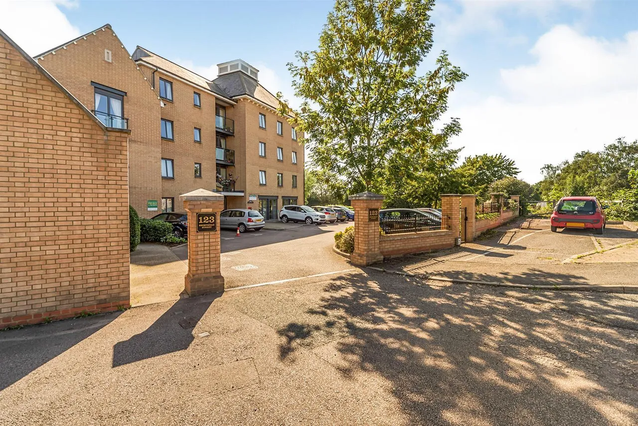 2 bed house for sale, Shortmead Street, Biggleswade, SG18