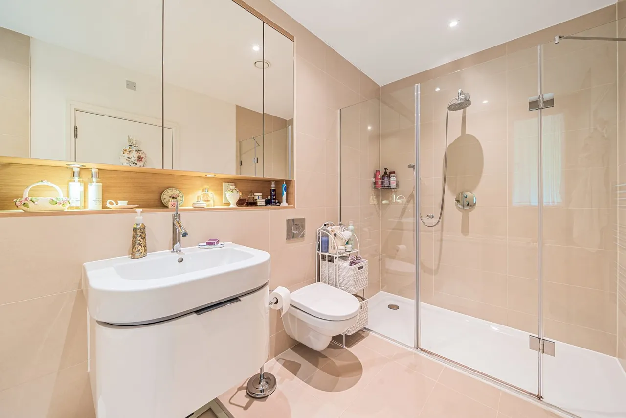 Cliveden Gages, Taplow, SL6, photo 7
