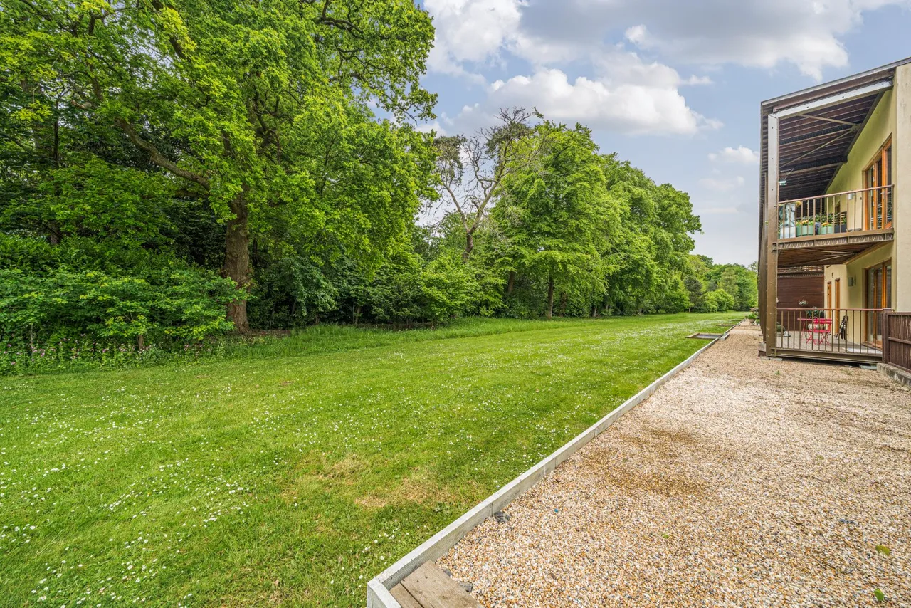 Cliveden Gages, Taplow, SL6, photo 19