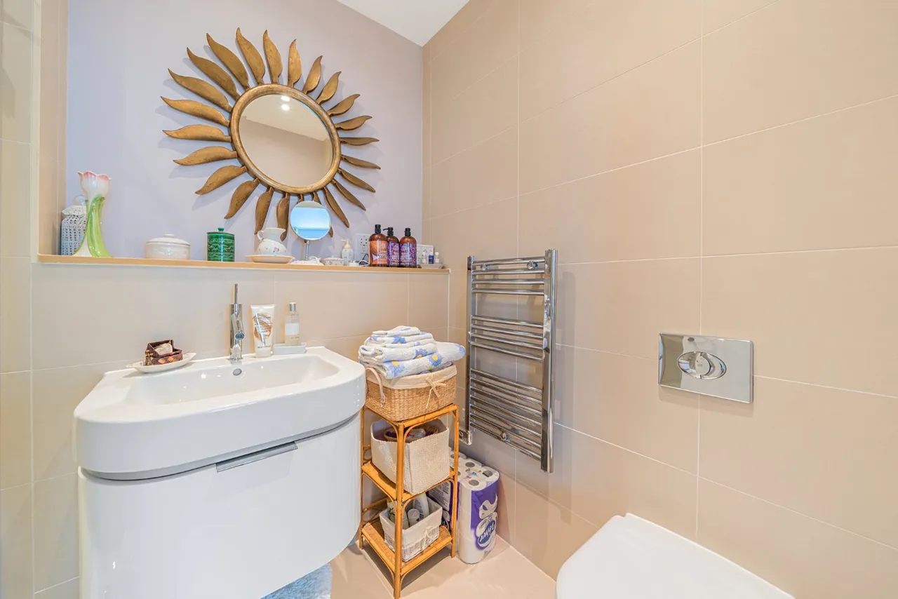 Cliveden Gages, Taplow, SL6, photo 18