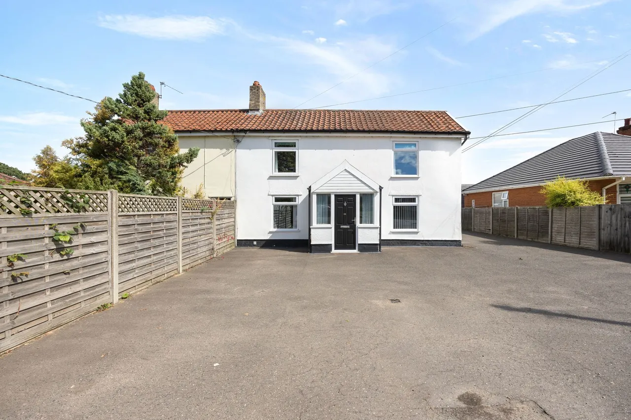 Modern Three Bedroom Cottage in Watton, photo 2
