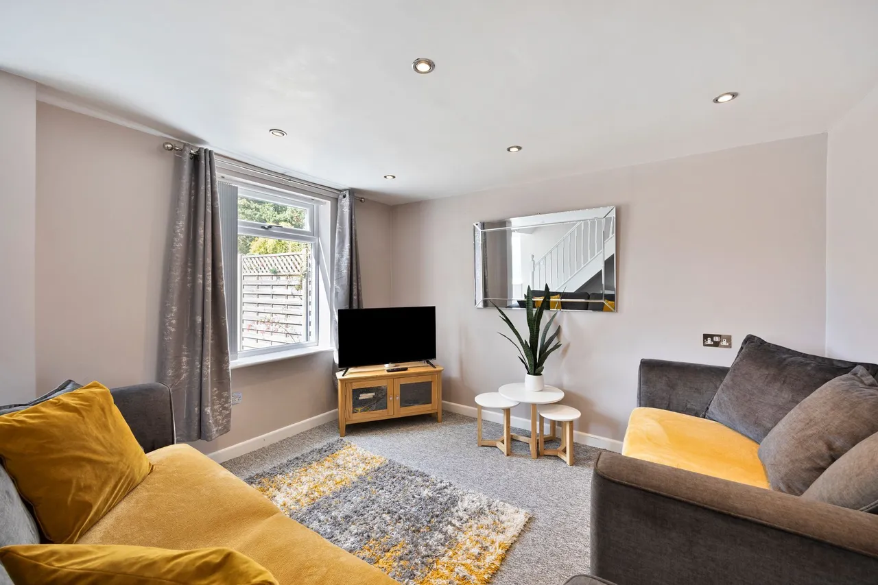 Modern Three Bedroom Cottage in Watton, photo 6