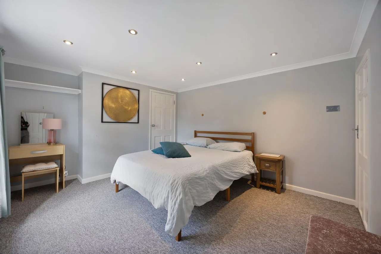 Modern Three Bedroom Cottage in Watton, photo 12