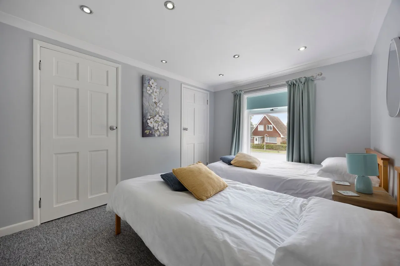 Modern Three Bedroom Cottage in Watton, photo 14