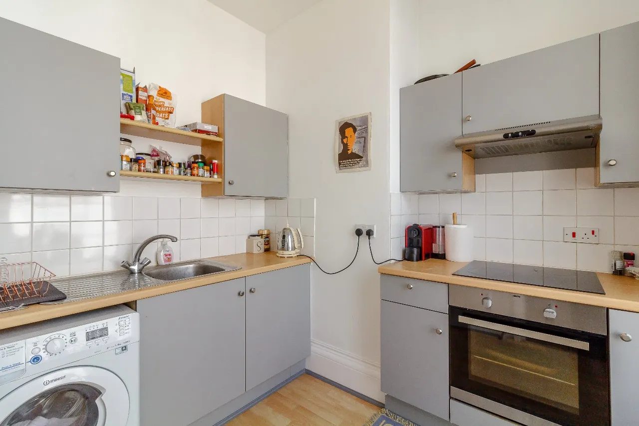 Hewlett Road, Cheltenham, GL52, photo 3