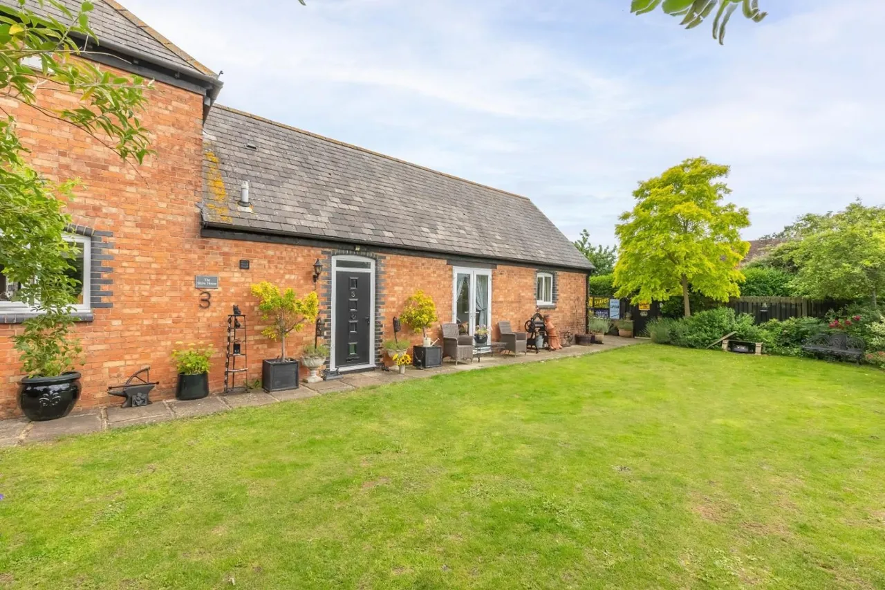 The Shire House, Rowden Farm Barns, LU7, photo 21