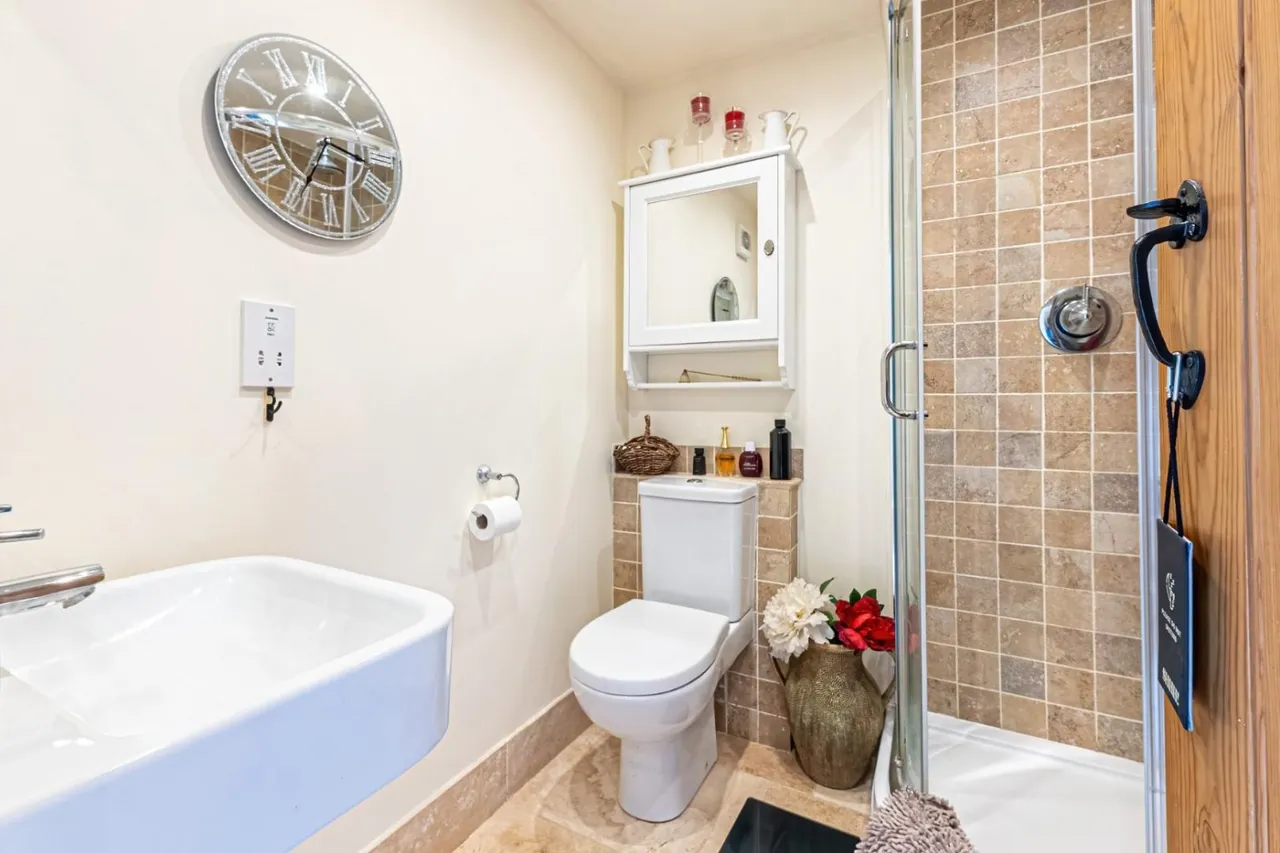 The Shire House, Rowden Farm Barns, LU7, photo 19