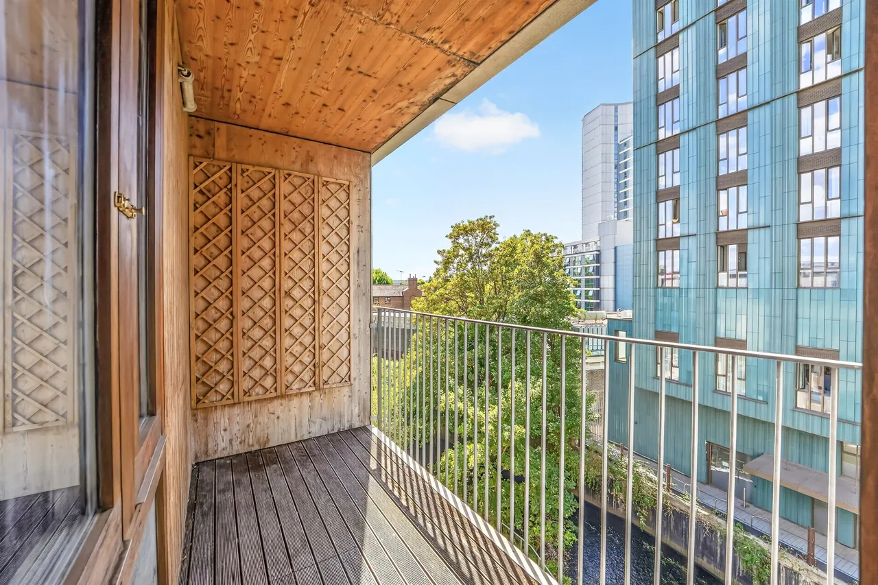 Garratt Lane, London, SW18, photo 10