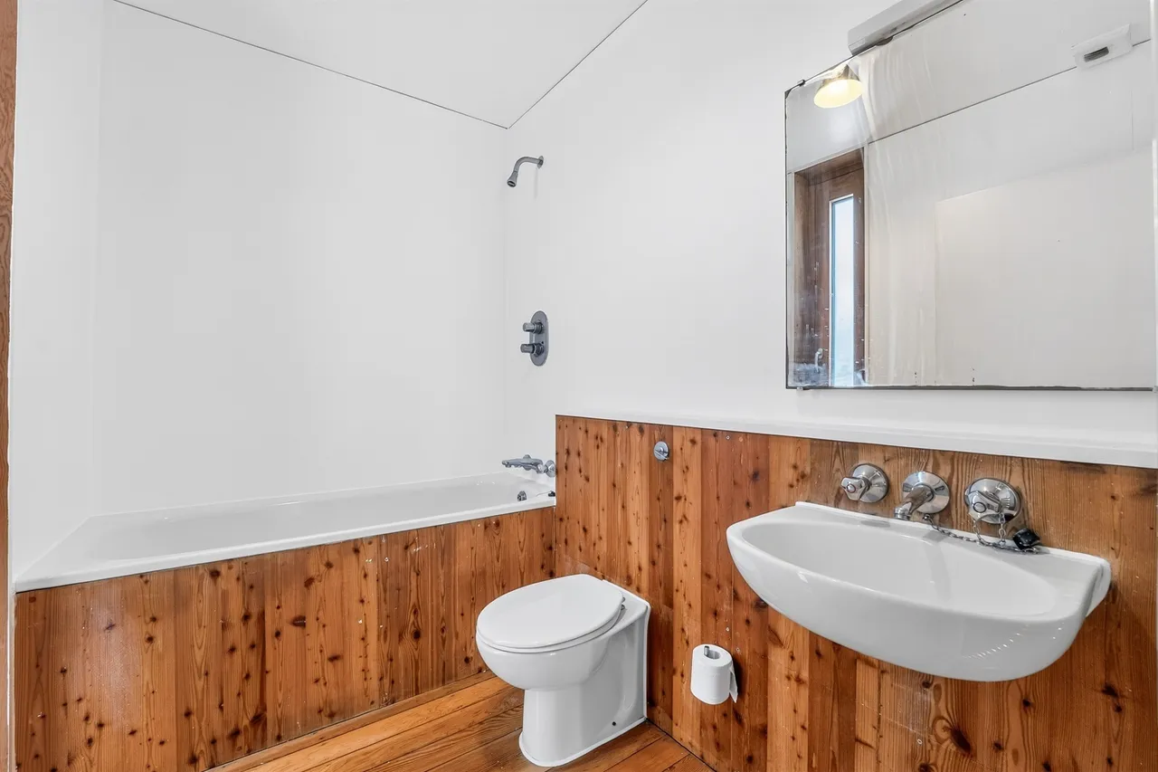 Garratt Lane, London, SW18, photo 9