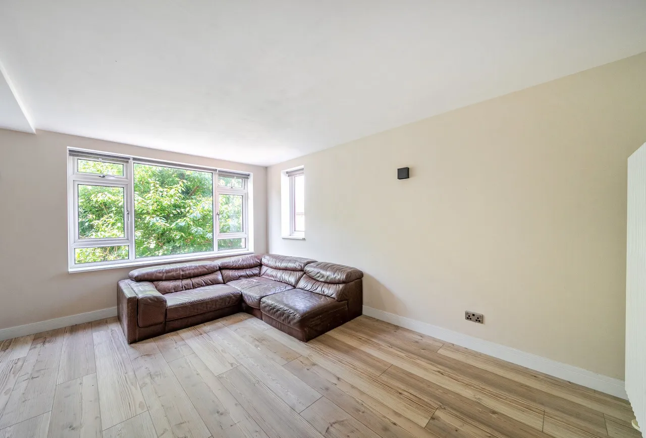 Embassy Court, Shotfield, SM6 0JB, photo 13