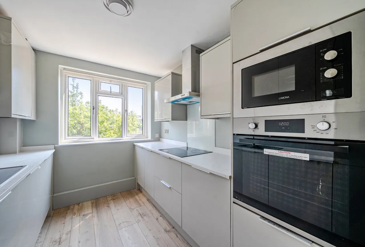 Embassy Court, Shotfield, SM6 0JB, photo 19