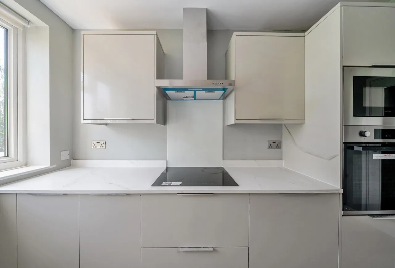Embassy Court, Shotfield, SM6 0JB, photo 3