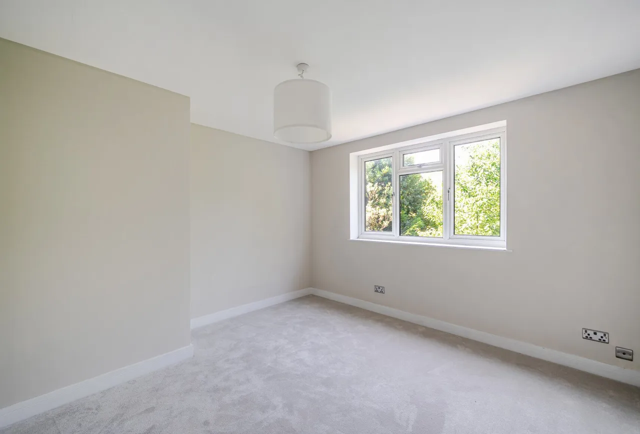 Embassy Court, Shotfield, SM6 0JB, photo 6