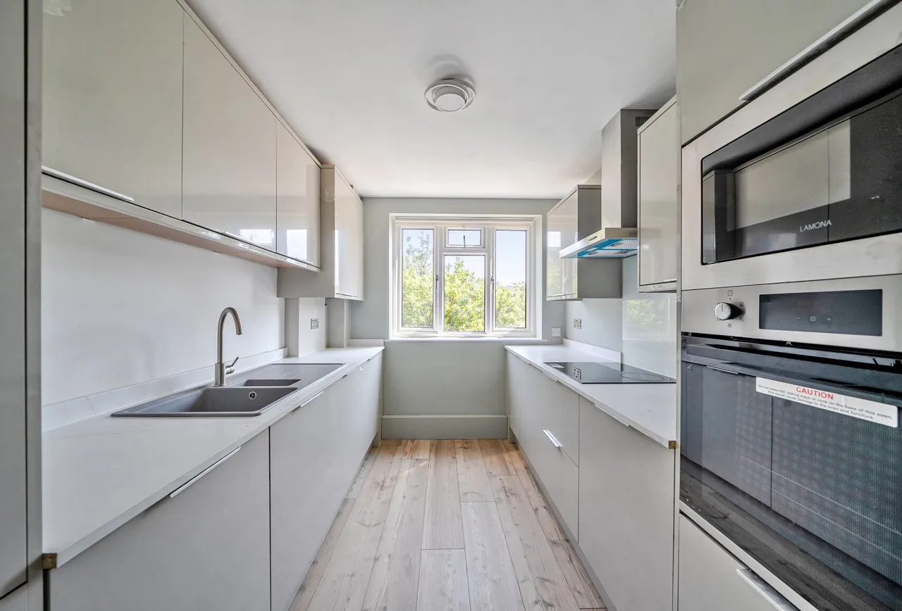 Embassy Court, Shotfield, SM6 0JB, photo 8