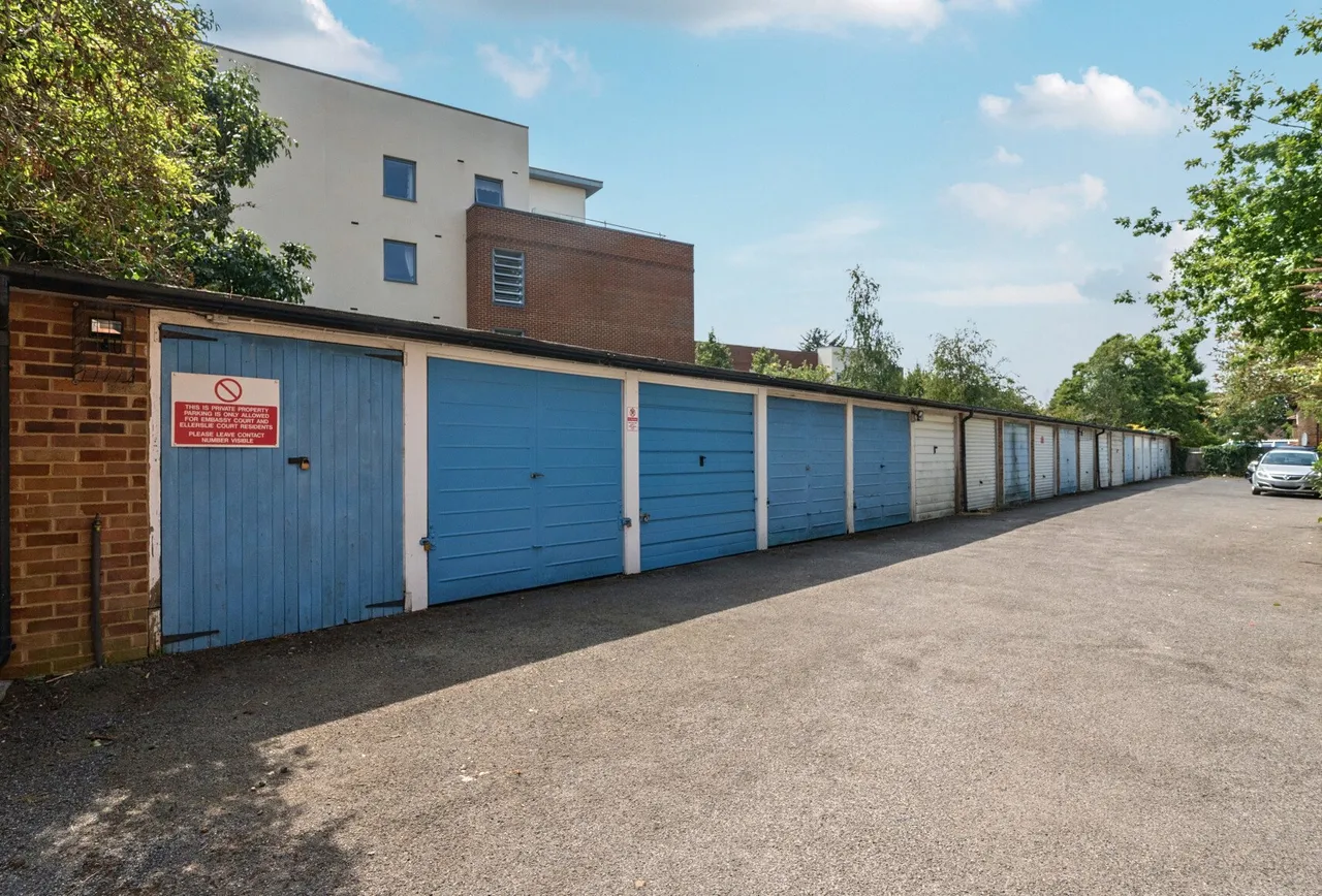 Embassy Court, Shotfield, SM6 0JB, photo 5