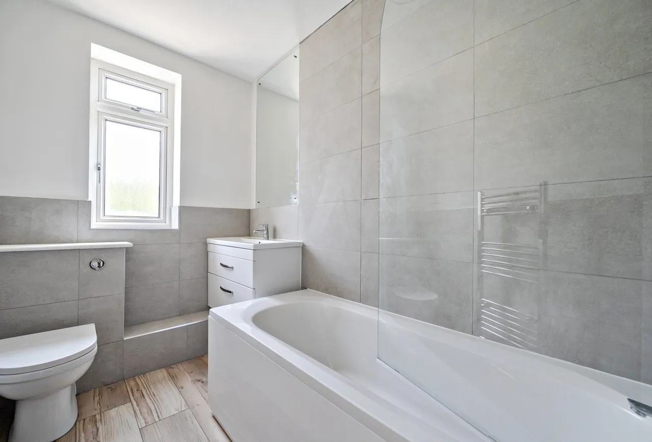 Embassy Court, Shotfield, SM6 0JB, photo 7