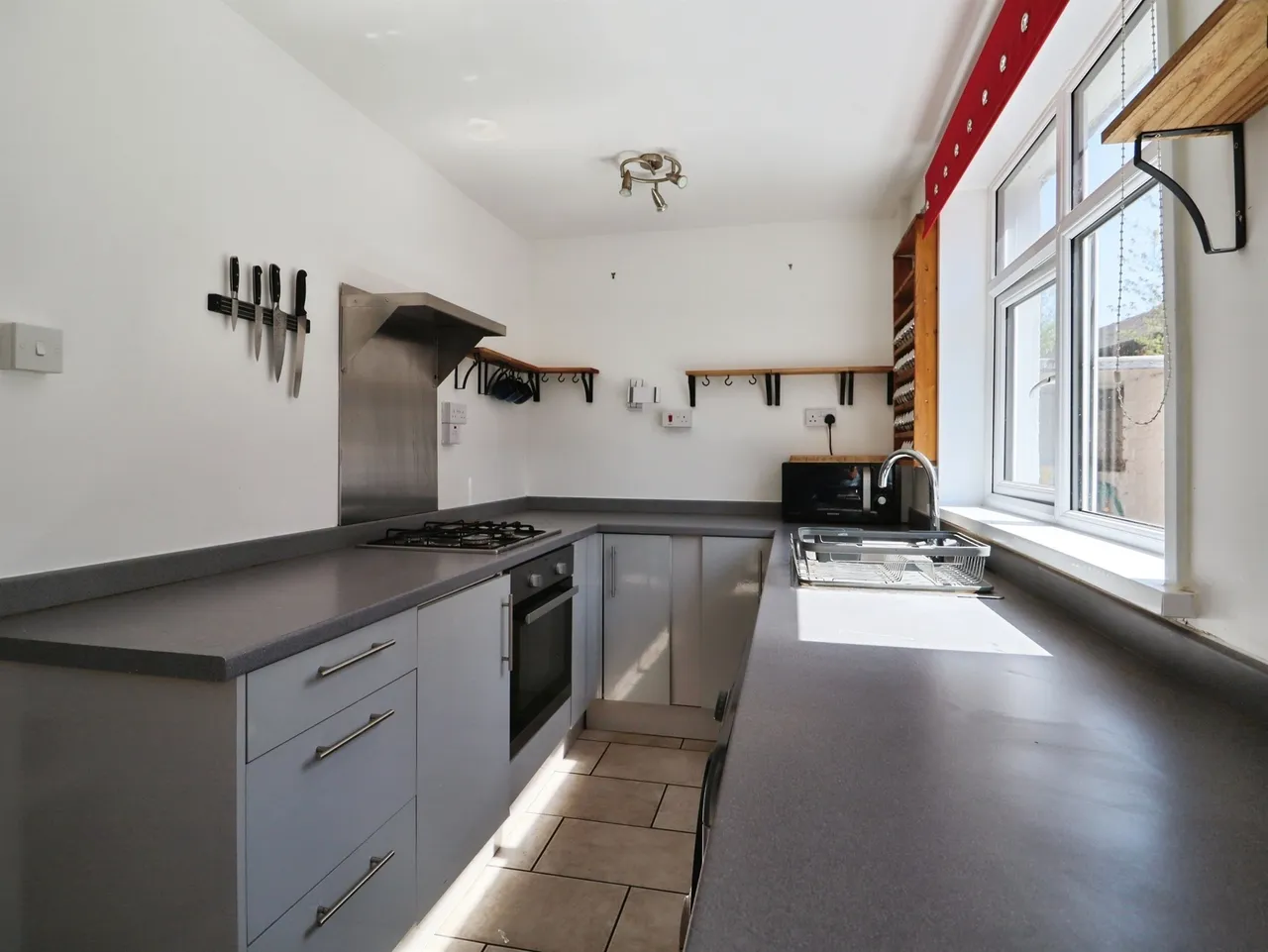 Cawley Place, Barry, photo 4