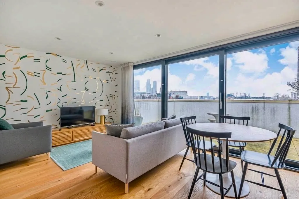 Commercial Road, Danestone Court, E1, photo 2