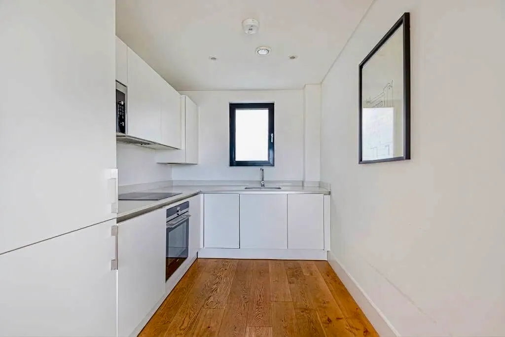 2 bed house to rent, Commercial Road, Danestone Court, E1