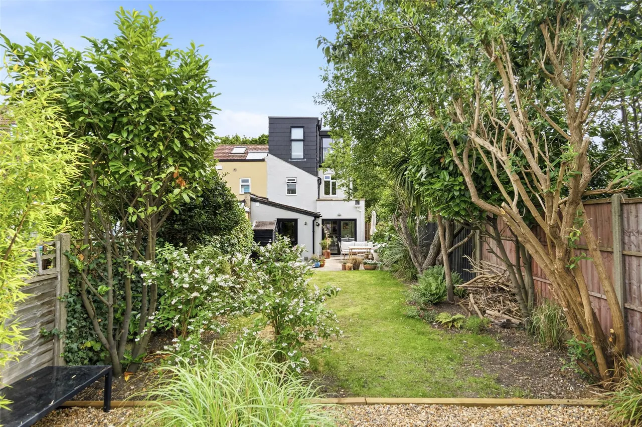 Oak Avenue, Hampton, TW12 3NR, photo 17