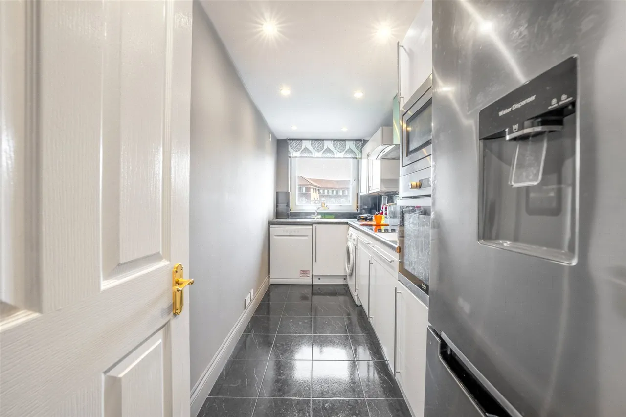 1 bed flat for sale — Stuart Tower, 105 Maida Vale, London, W9