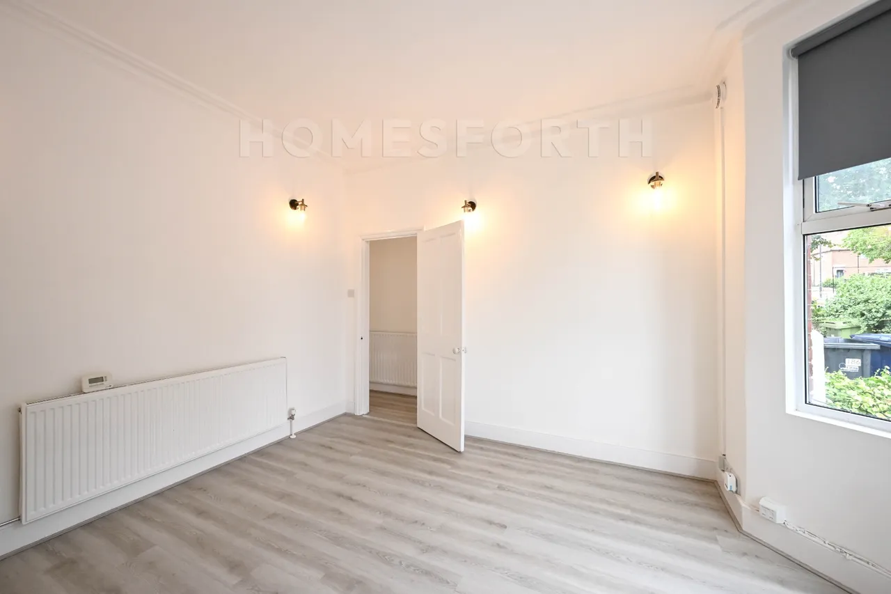 Greenford Avenue, Greenford, W7, photo 3