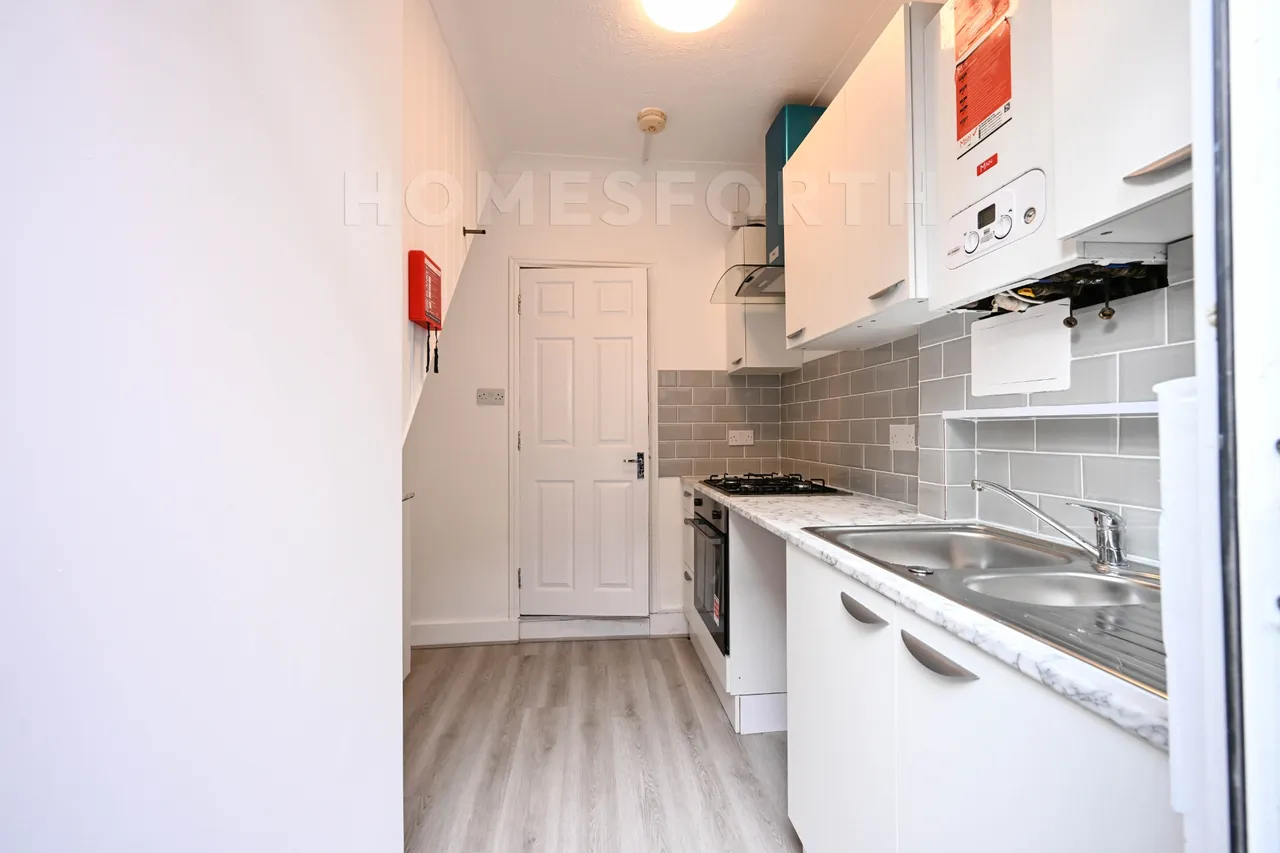 Greenford Avenue, Greenford, W7, photo 5
