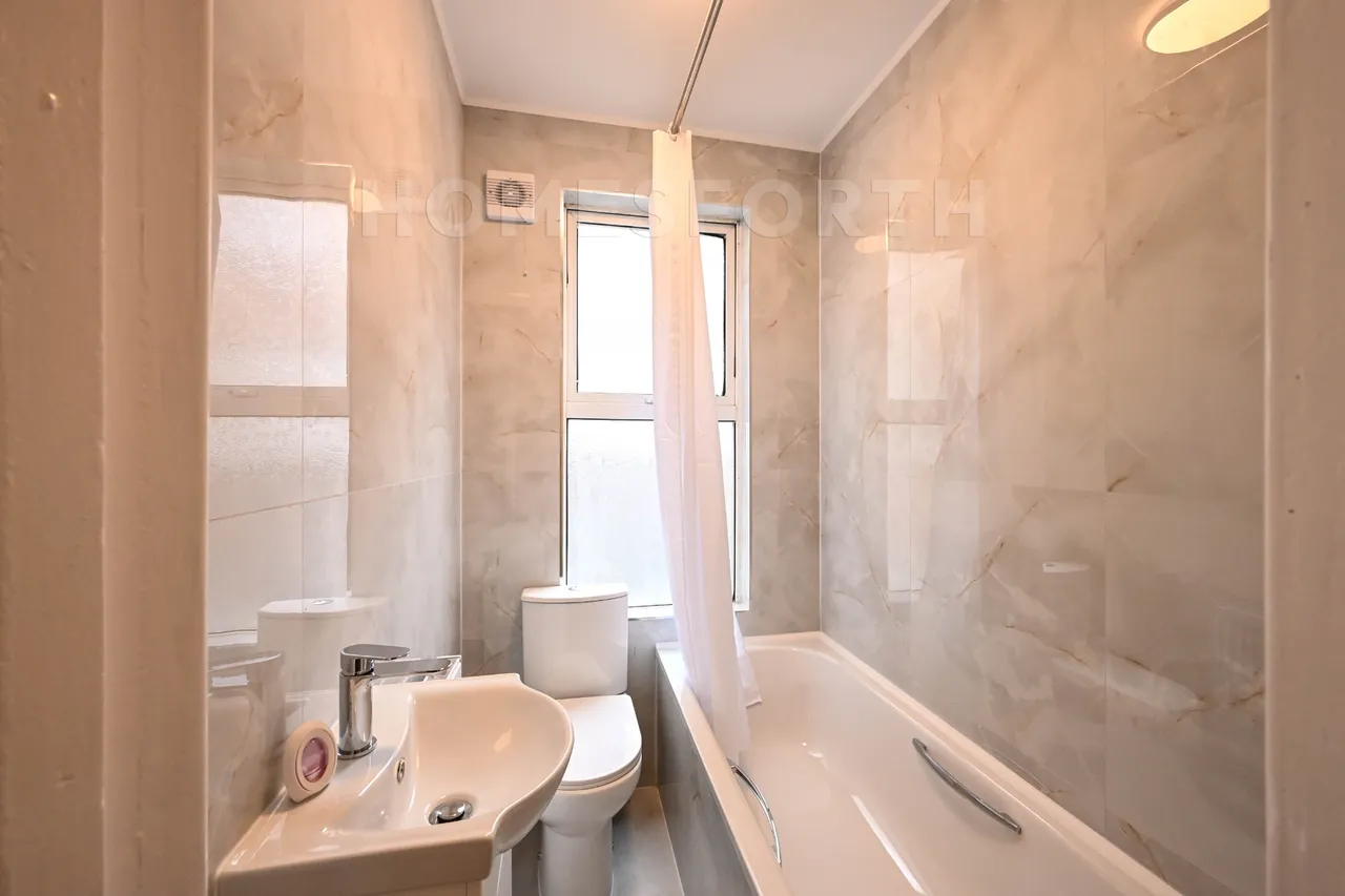 Greenford Avenue, Greenford, W7, photo 9