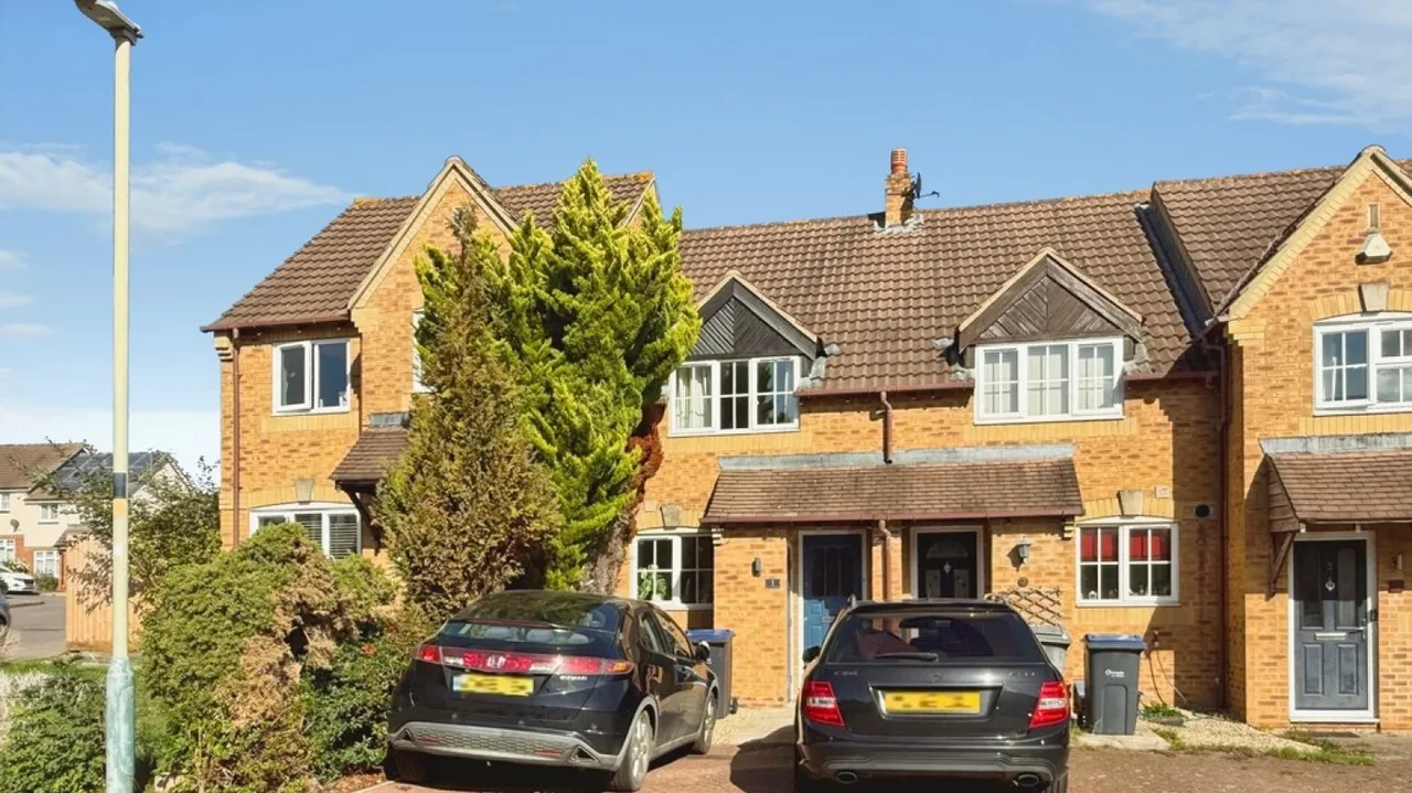 2 bed house for sale, Pavely Gardens, Hilperton, BA14