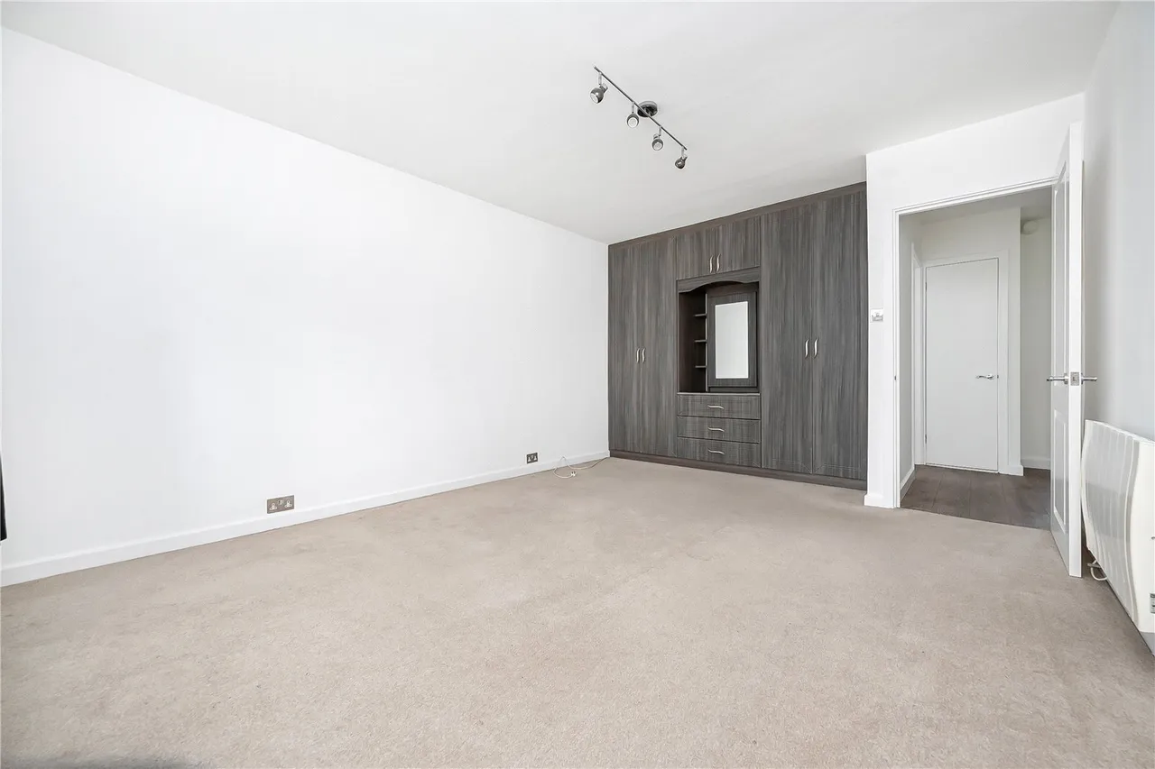 Staines Road, Twickenham, TW2, photo 6