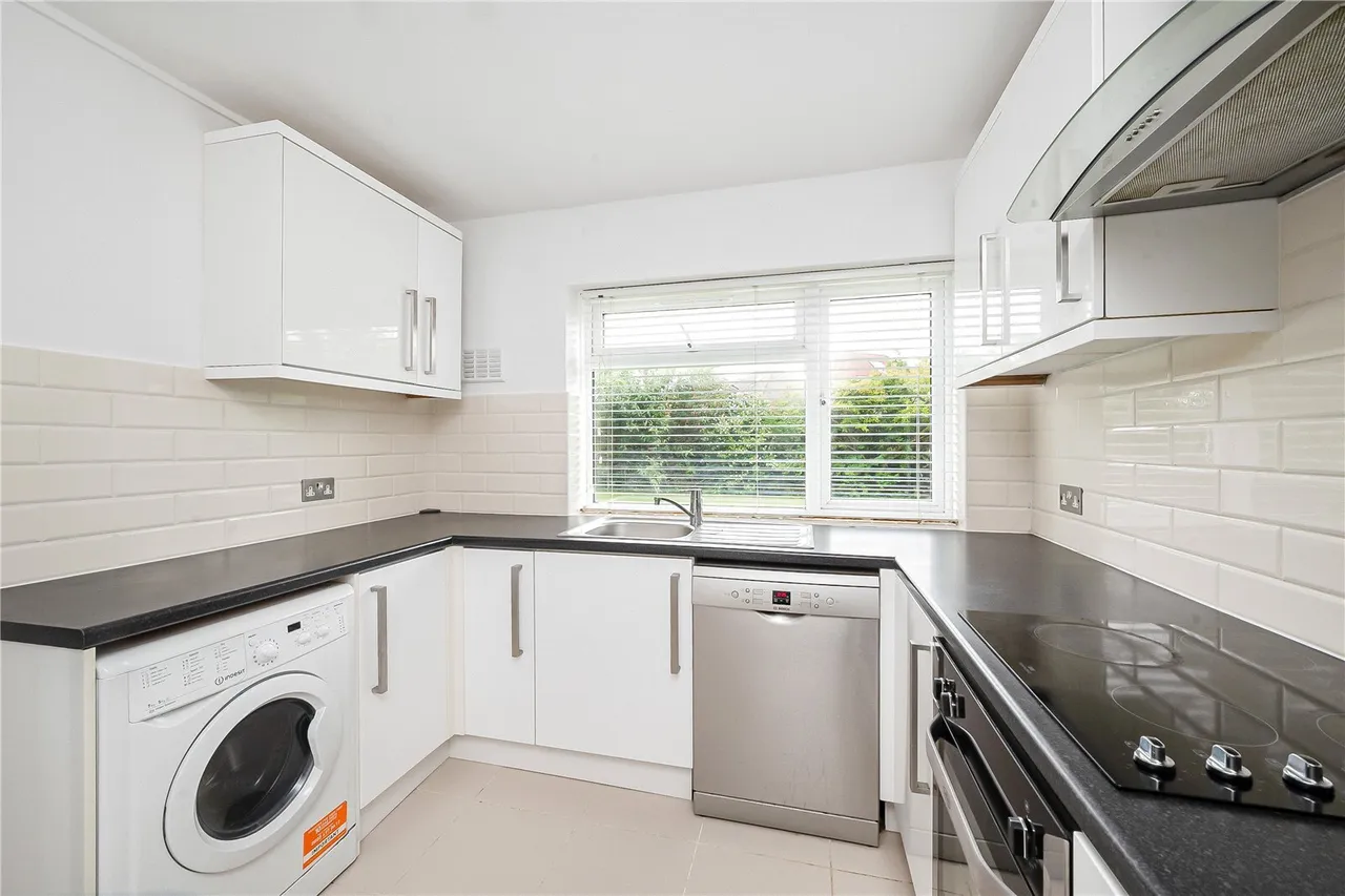 Staines Road, Twickenham, TW2, photo 5