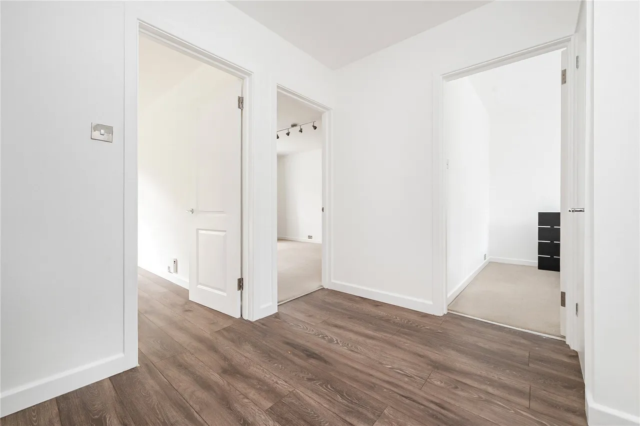 Staines Road, Twickenham, TW2, photo 12