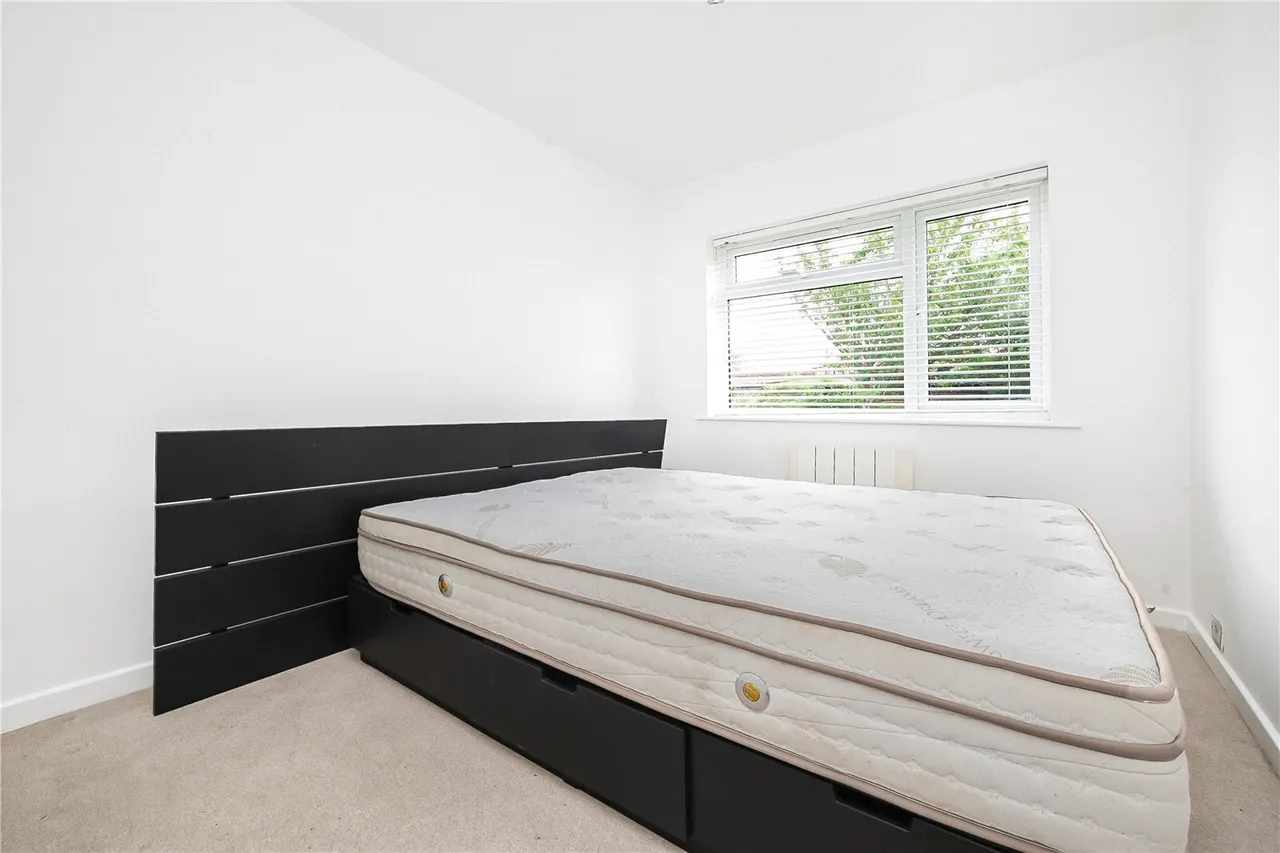 Staines Road, Twickenham, TW2, photo 8