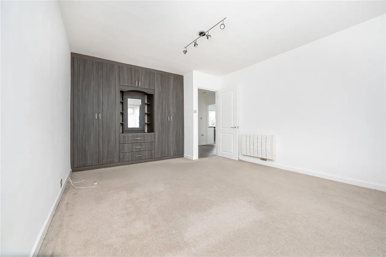 Staines Road, Twickenham, TW2, photo 7