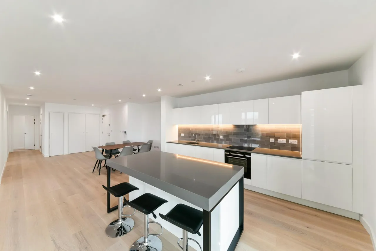 Pinnacle House, Royal Wharf, E16, photo 3