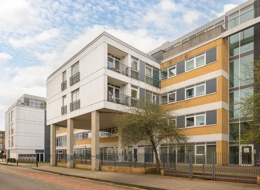 1 bed flat for sale — Richmond Road, Hackney, E8