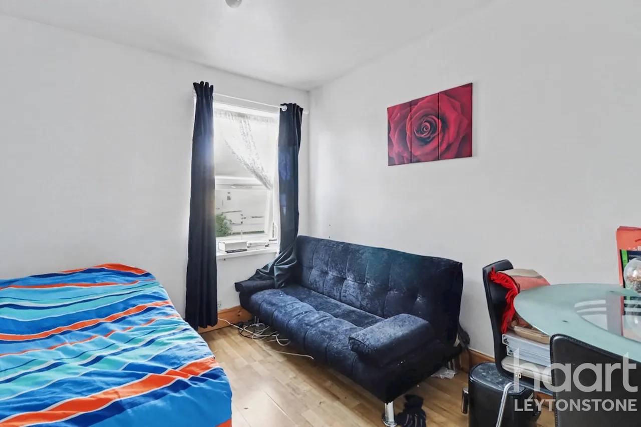 Pearcroft Road, London, E11, photo 2