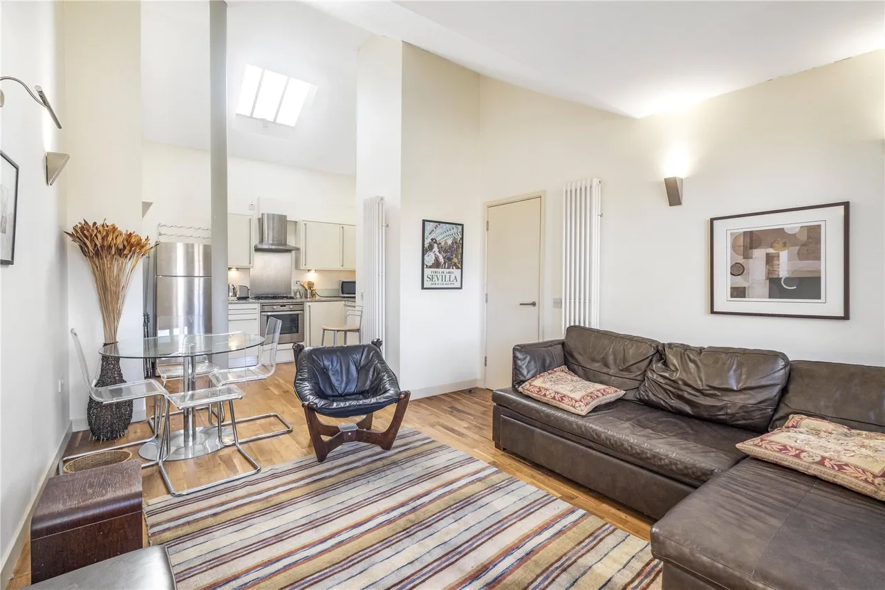 1 bed flat to rent, Old Ford Road, Bow, E3