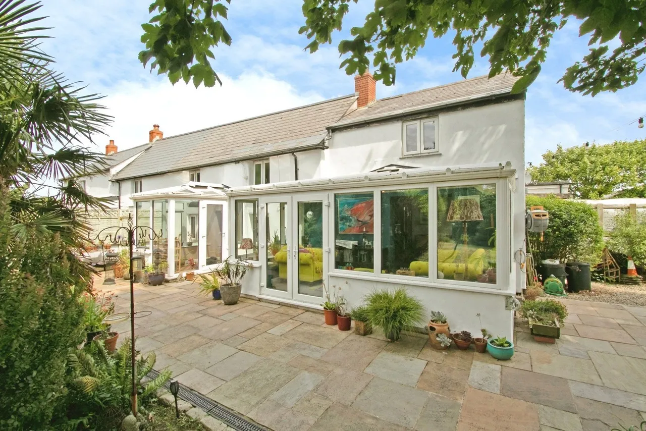 3 bed house for sale, Penstraze, Three Burrows, TR4