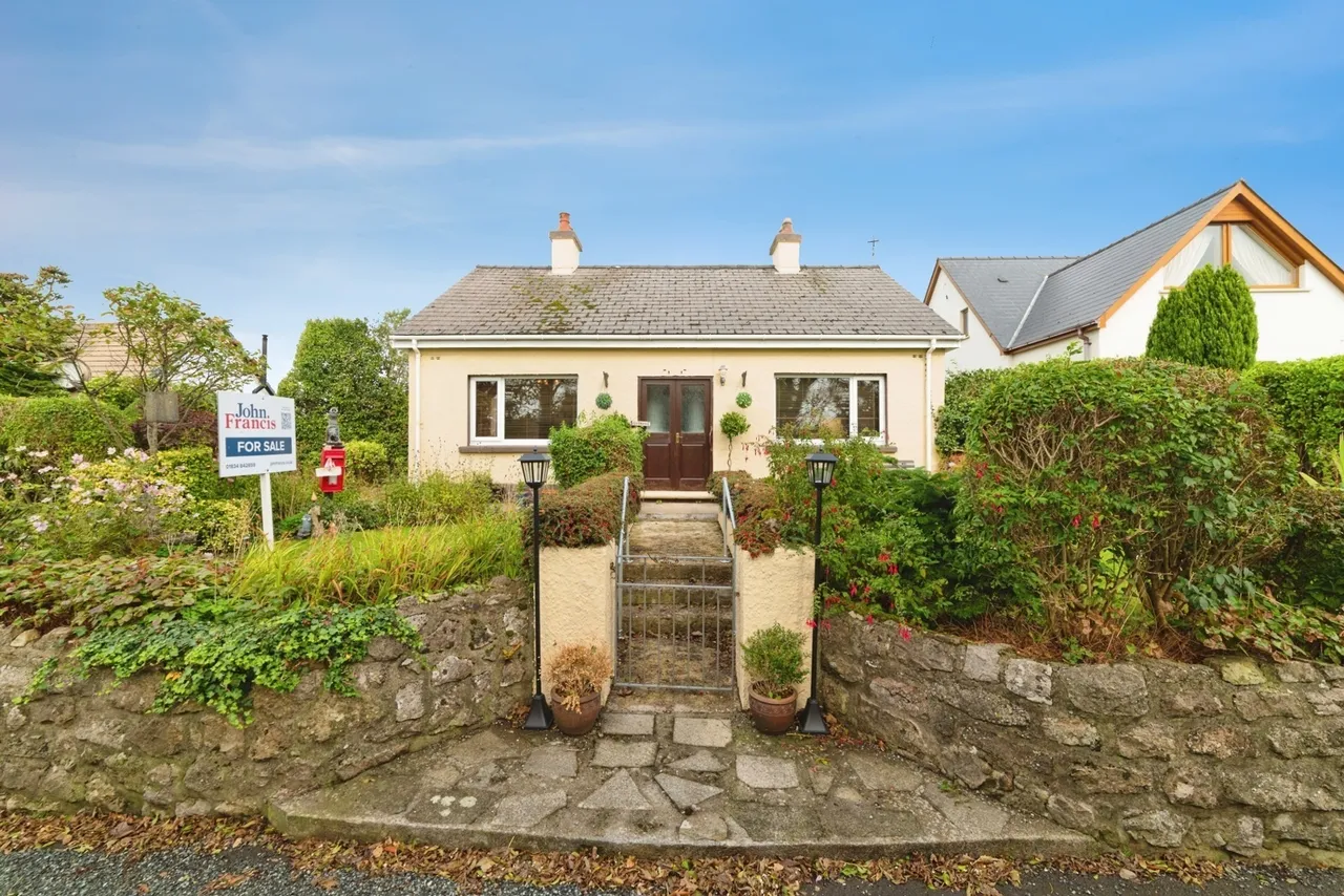 2 bed house for sale, Templebar Road, Kilgetty, SA68