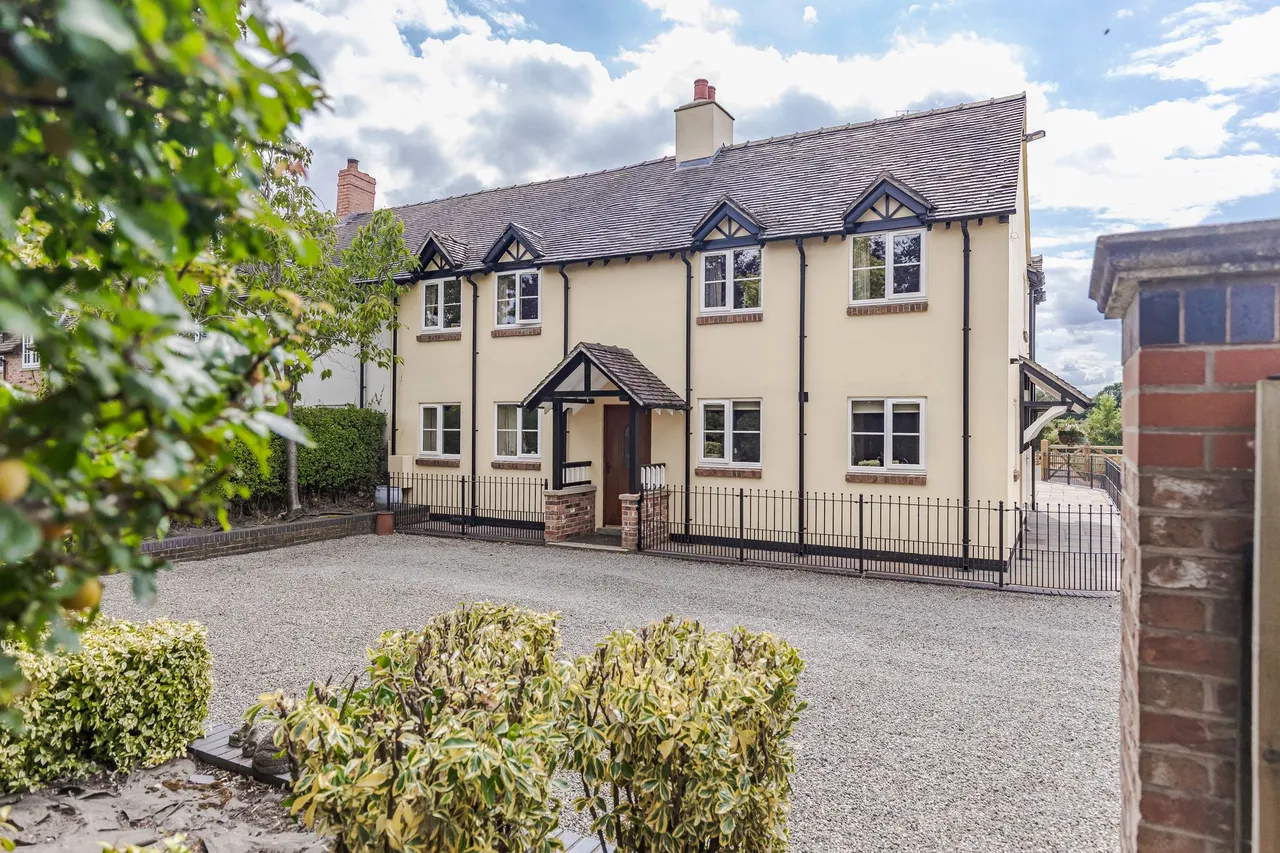 Cross Lane, Henhull, photo 21