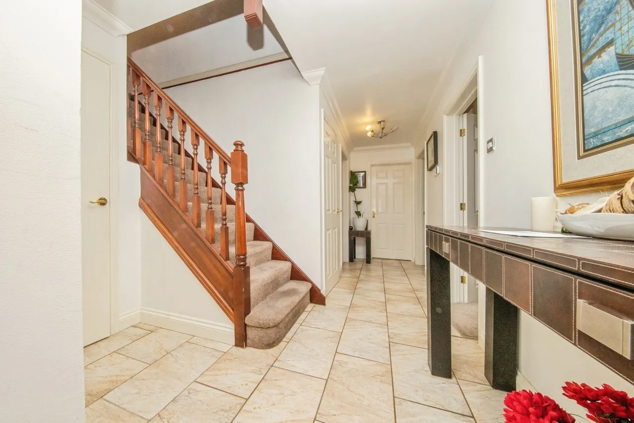 Valleyview Drive, Rushmere St. Andrew, Ipswich, Suffolk, IP4, photo 3