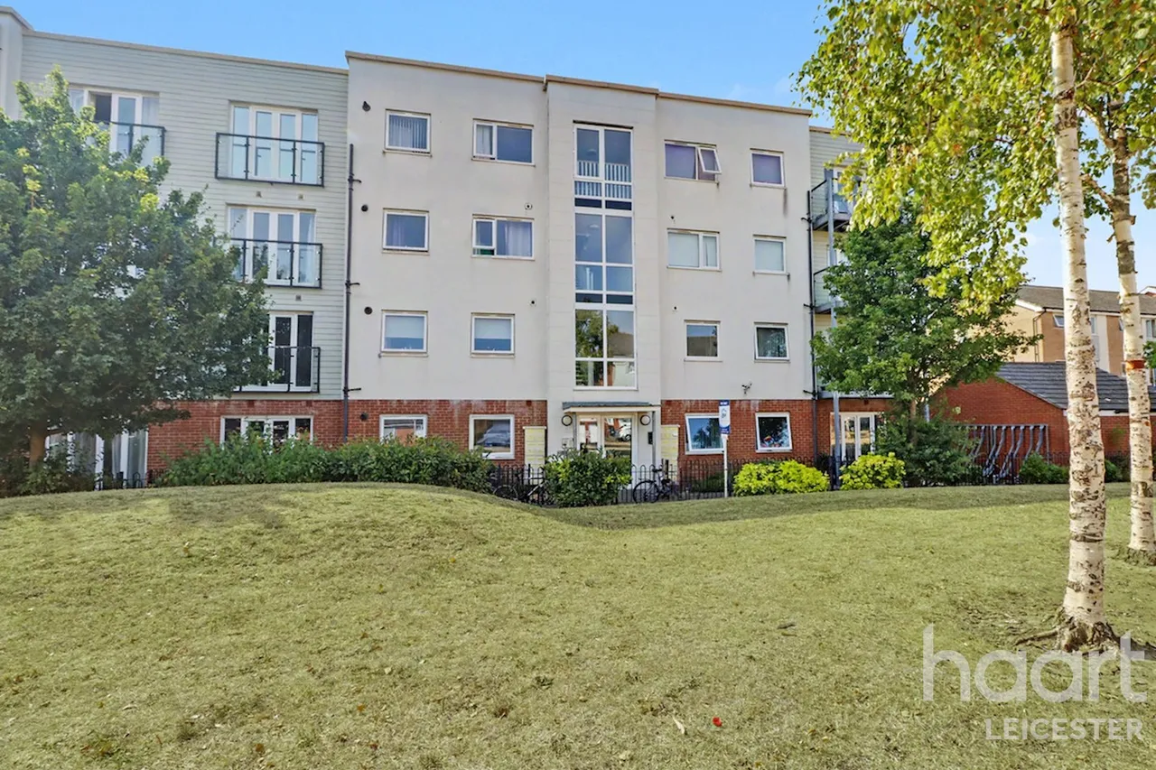 2 bed flat for sale, Onyx Crescent, Leicester, LE4