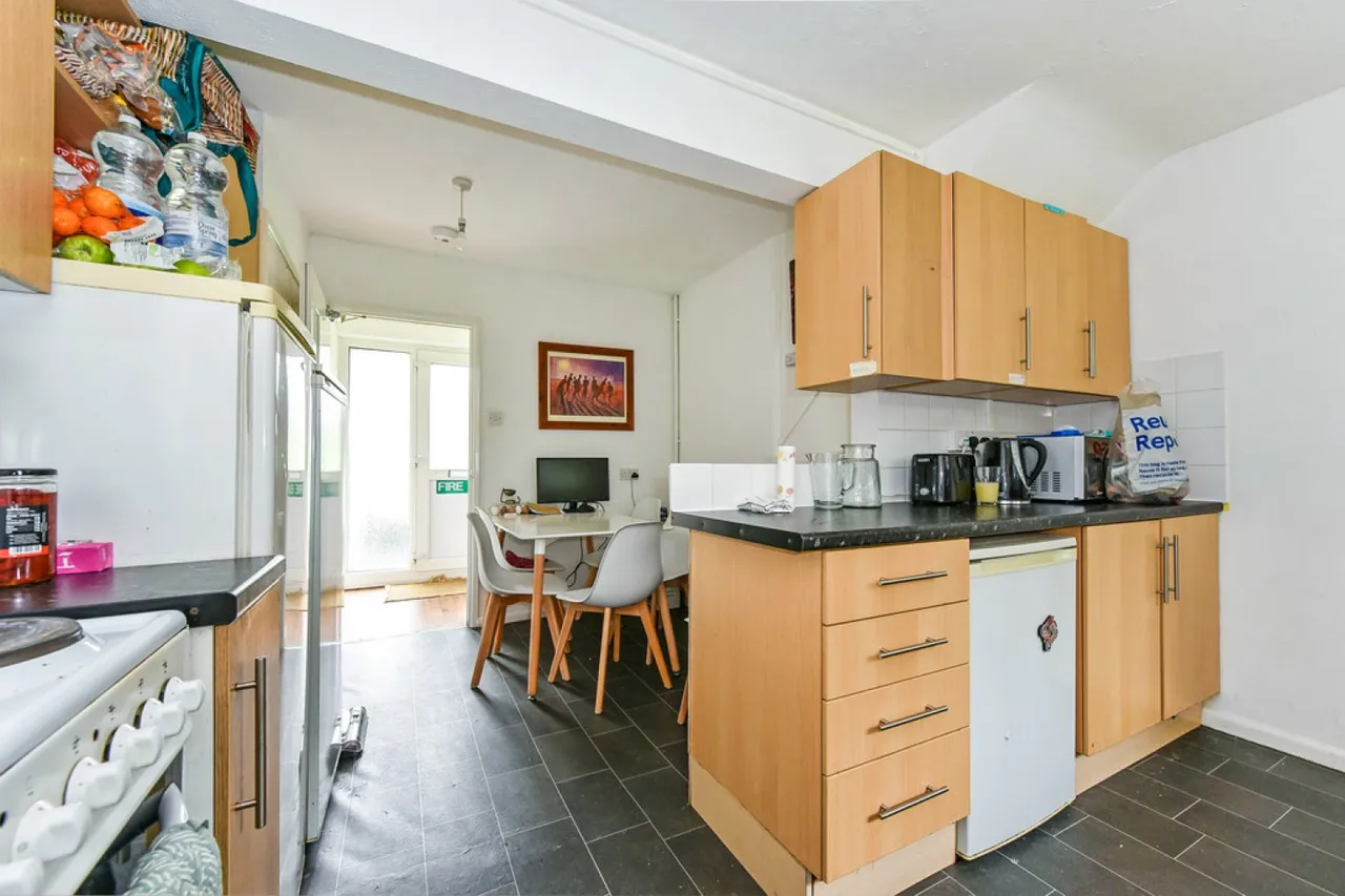 Imber Road, Winnall, Winchester, photo 2