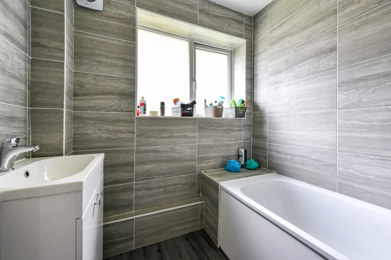 Imber Road, Winnall, Winchester, photo 12