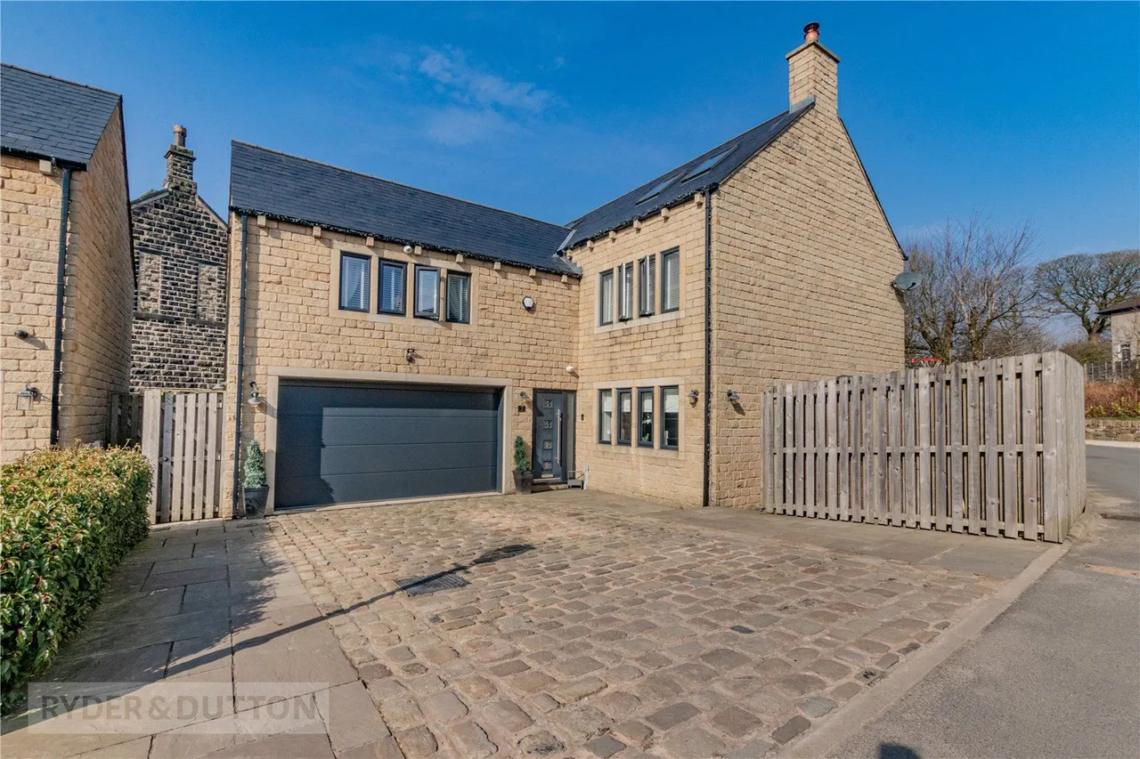 Church Grove, Leeside, OL3, photo 6