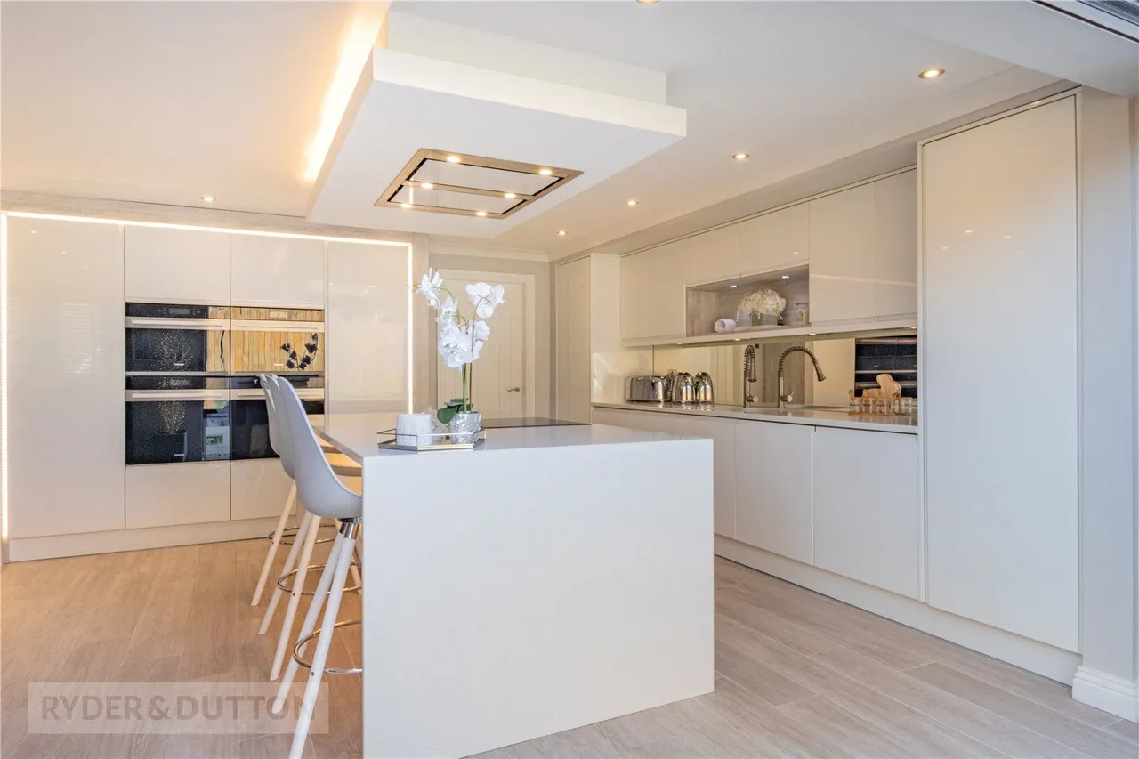 Church Grove, Leeside, OL3, photo 14