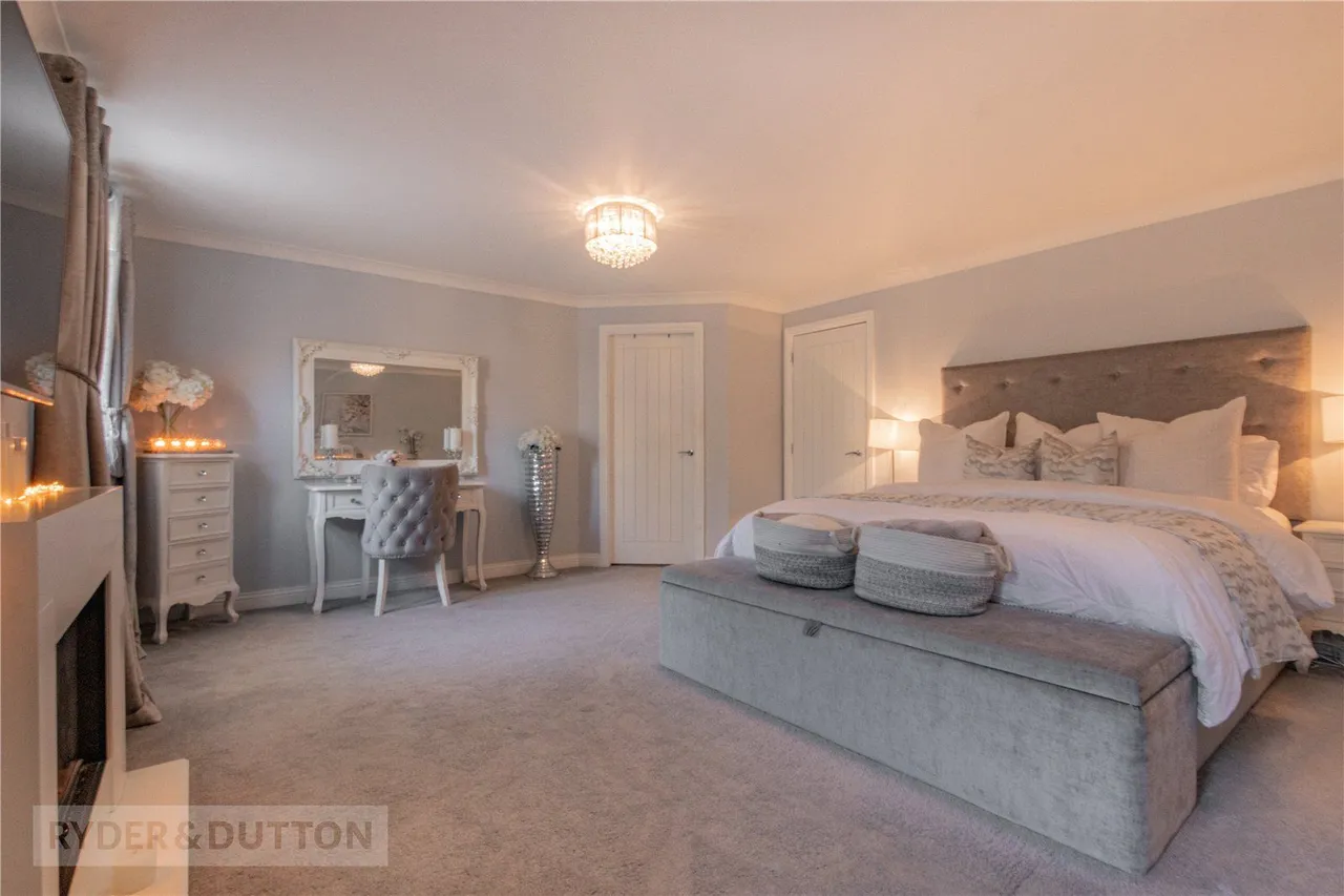 Church Grove, Leeside, OL3, photo 27