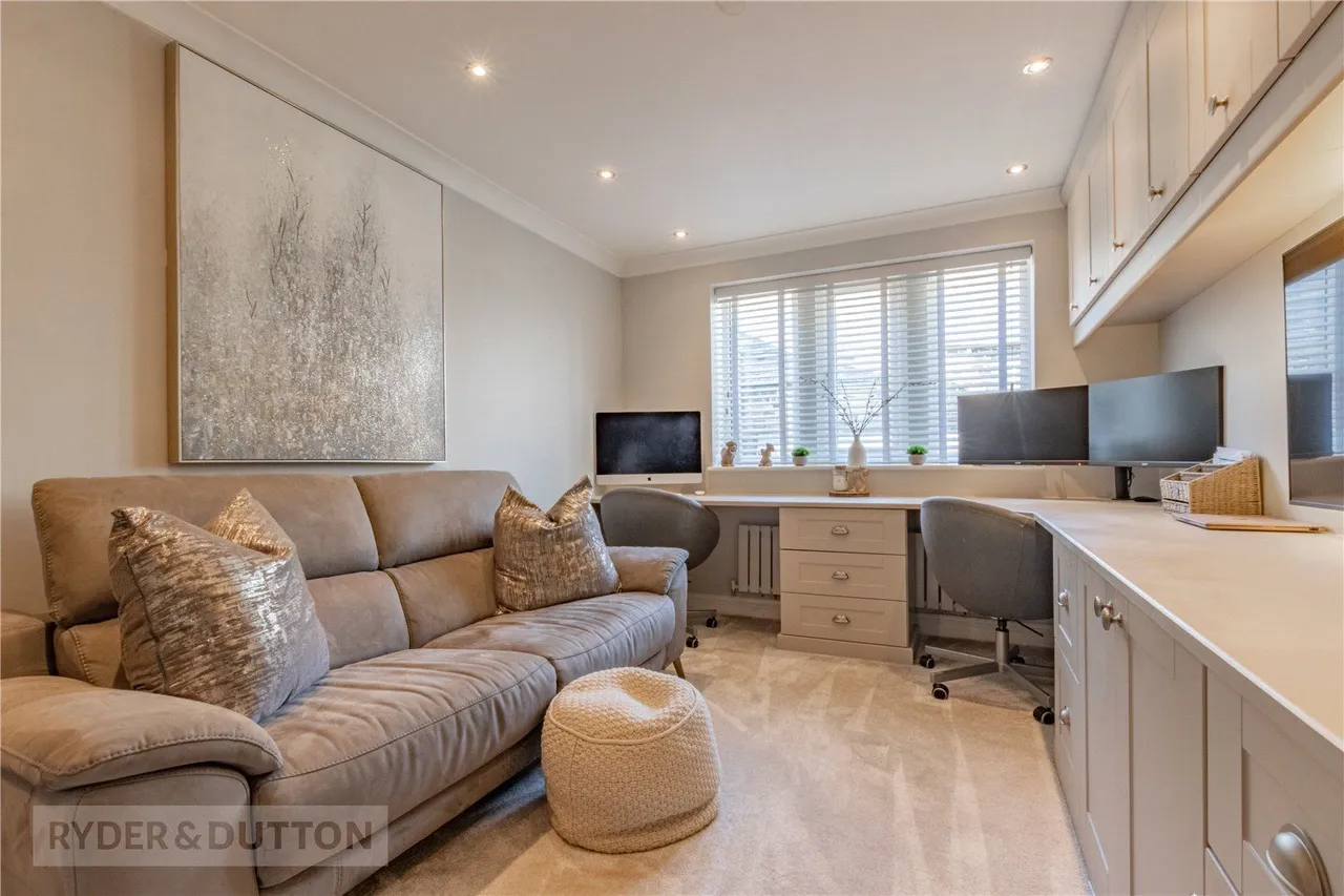Church Grove, Leeside, OL3, photo 23